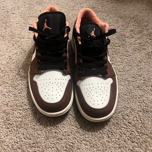 Moca jordan one low's